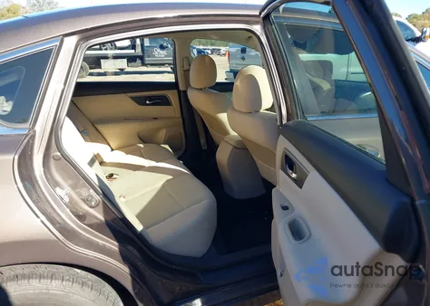 2015 Nissan Altima 2.5 S z USA, uszkodzony, nr VIN 1N4AL3AP9FN378344